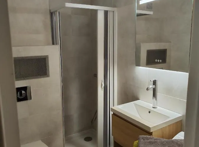 Neuf Cannes Marina Jardin & Piscine Privee Apartment *