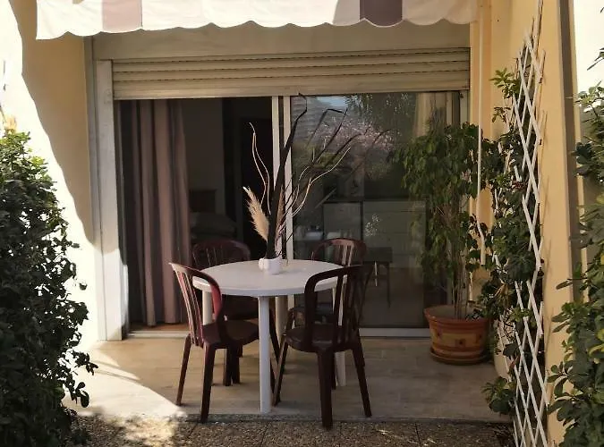 Neuf Cannes Marina Jardin & Piscine Privee Lägenhet *